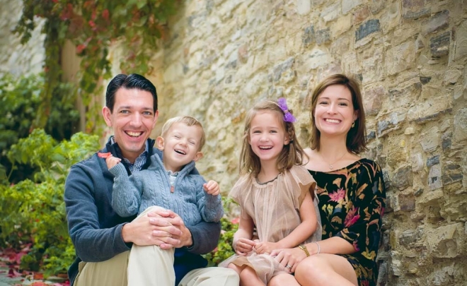 Family/children portrait by Cyprus-based Family portrait boutique Sweemama Photography (Lefkara outdoors session)