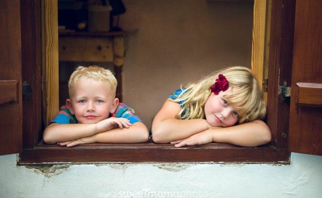 Outdoors Family Photography by Sweetmama Photography at Lefkara village - Cyprus photography boutique specializing in newborn, children and family photography.
